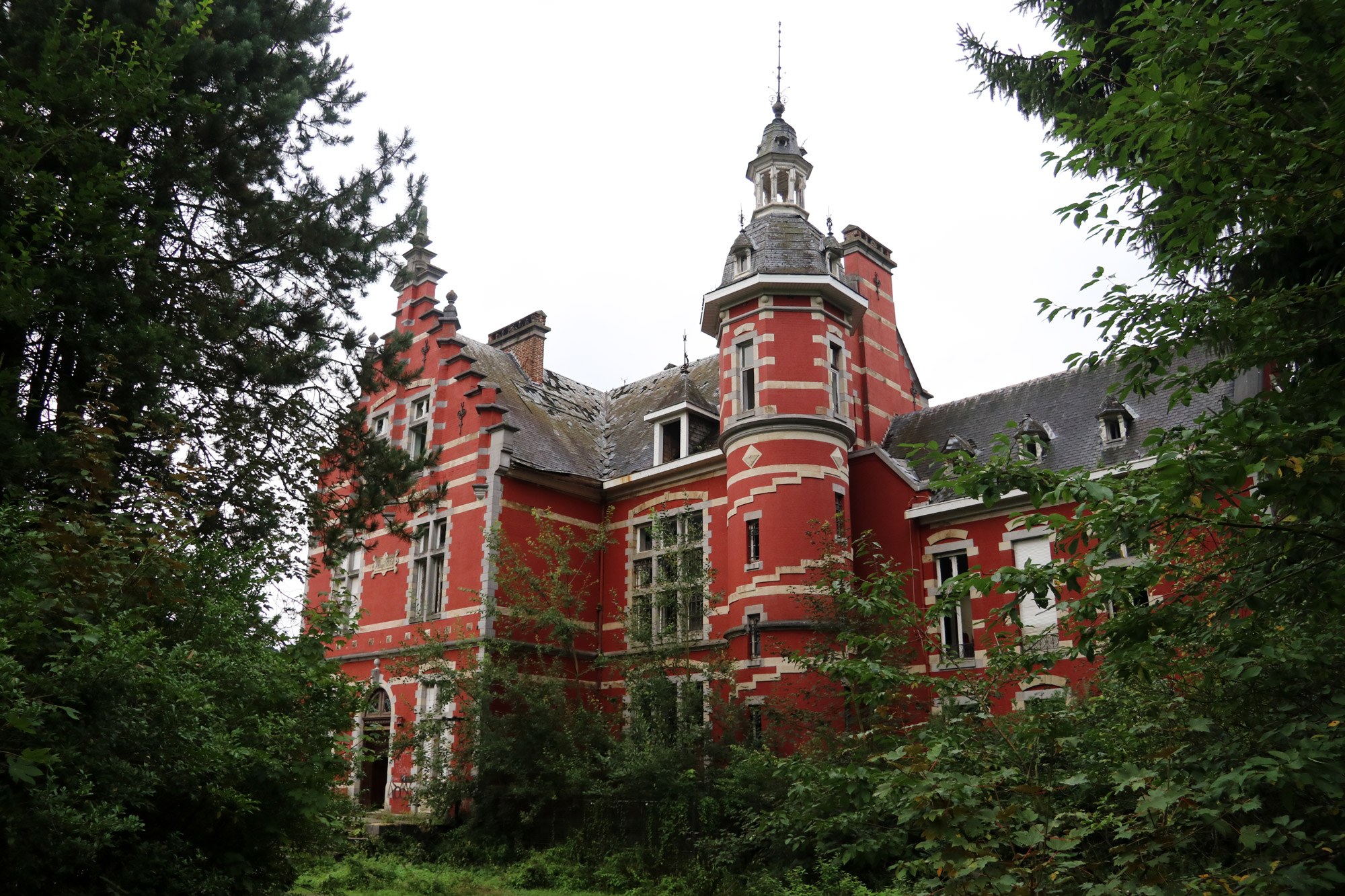 Chateau robe hotsell rouge